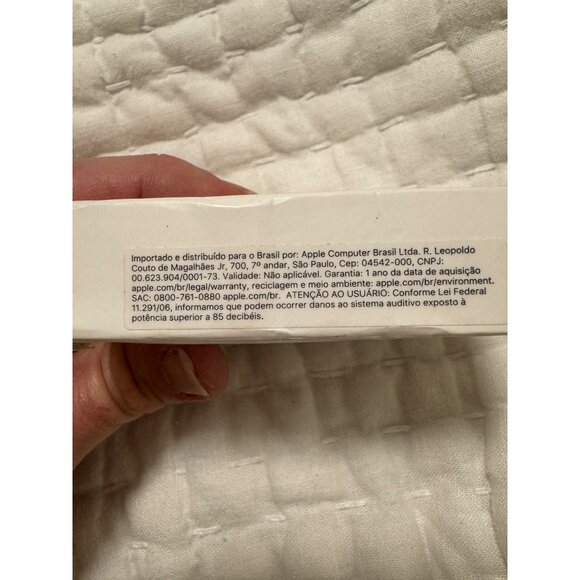 Apple USB-C to Lightning Cable 2m White NWB - Picture 9 of 13